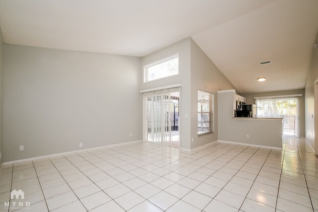 1183 Pin Oak Dr in Apopka, FL - Foto de edificio - Building Photo