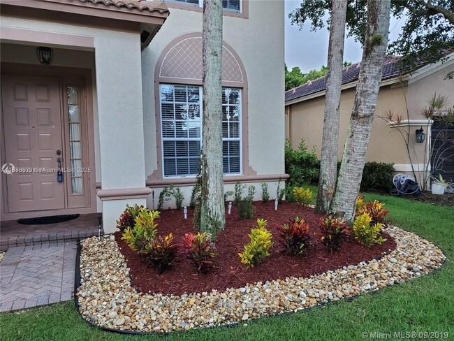 19282 Seneca Ave in Weston, FL - Building Photo - Building Photo