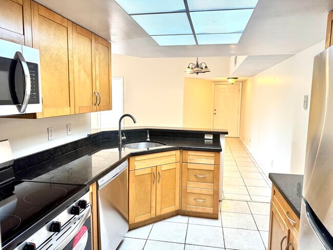 9166 W Atlantic Blvd in Coral Springs, FL - Building Photo - Building Photo
