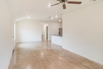 2306 Duntov Dr in Temple, TX - Foto de edificio - Building Photo