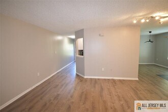 49 Farnham Square in Sayreville, NJ - Building Photo - Building Photo