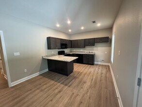 718 S Spring St in Jacksonville, AR - Building Photo - Building Photo