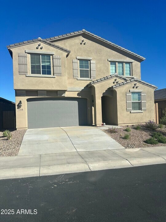 13330 W Eagle Feather Rd in Peoria, AZ - Building Photo