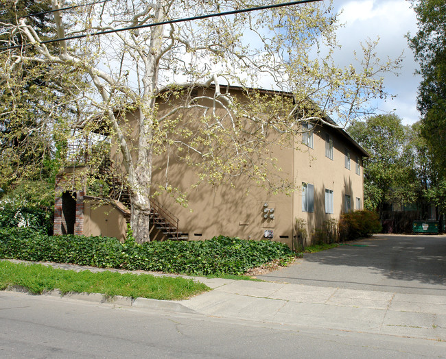 302 Piper St in Healdsburg, CA - Building Photo - Building Photo