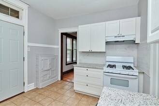 5436 W Ferdinand St, Unit Apt 3E in Chicago, IL - Foto de edificio - Building Photo