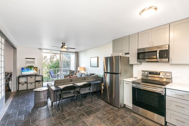 75-5766-5766 Kuakini Hwy in Kailua Kona, HI - Building Photo - Building Photo