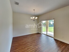 306 Crestrun Loop in Leesburg, FL - Foto de edificio - Building Photo