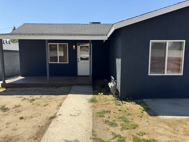 3305 San Dimas St in Bakersfield, CA - Building Photo - Building Photo