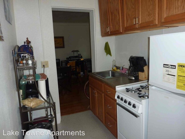 240 W Lakelawn Pl in Madison, WI - Building Photo - Building Photo