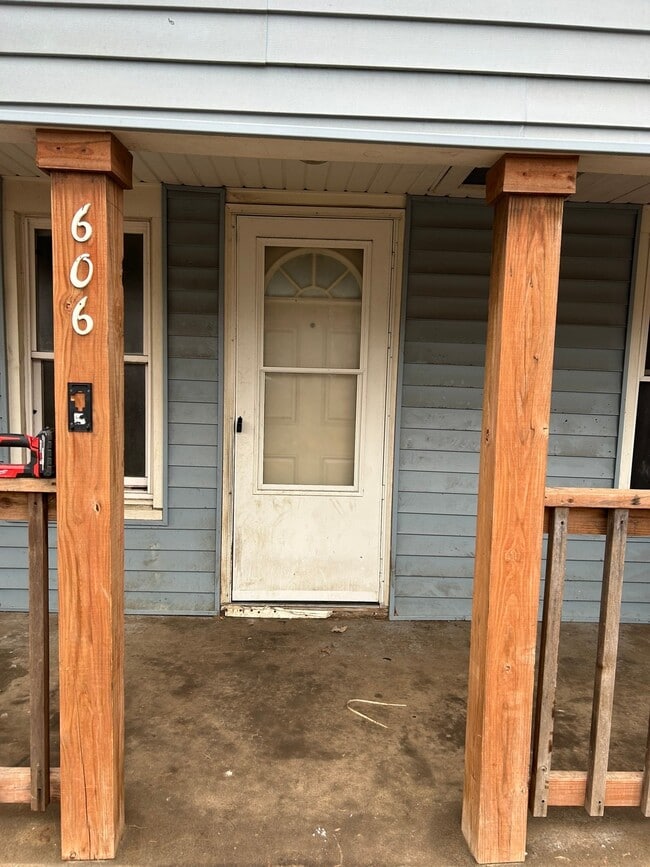 606 Anderson St in Alton, IL - Foto de edificio - Building Photo