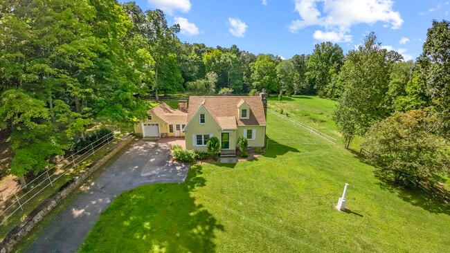 property at 26 Great Hillwood Rd