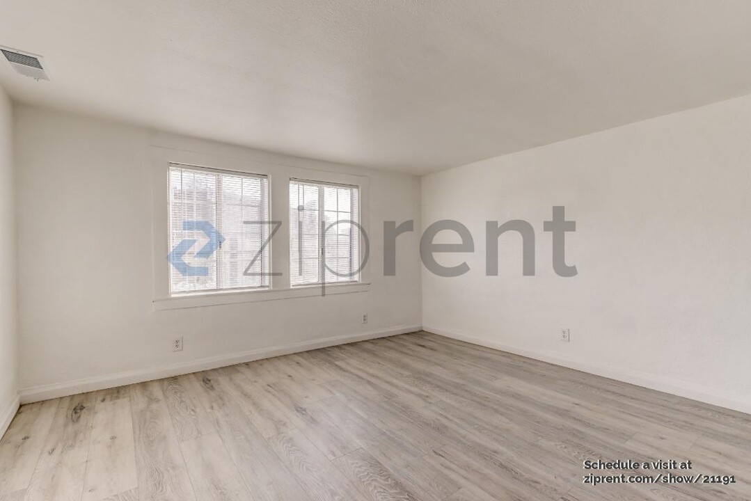 3829 Belden St in Sacramento, CA - Foto de edificio