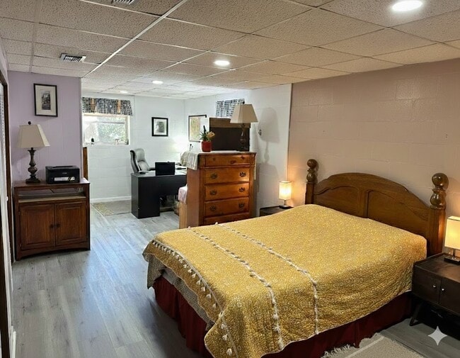 923 Abbiegail Dr in Tallahassee, FL - Foto de edificio - Building Photo