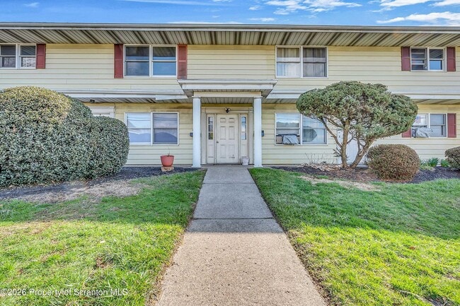 property at 809 Moosic Rd