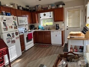 745 Shinnville Rd in Mooresville, NC - Foto de edificio - Building Photo