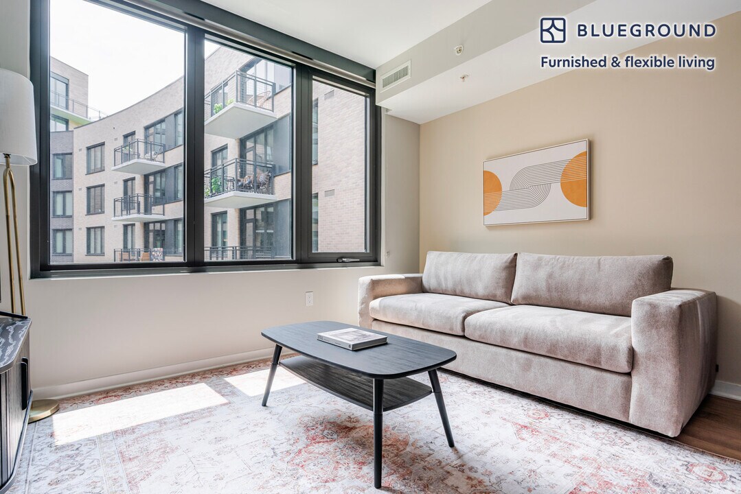 3275 Washington Blvd in Arlington, VA - Building Photo