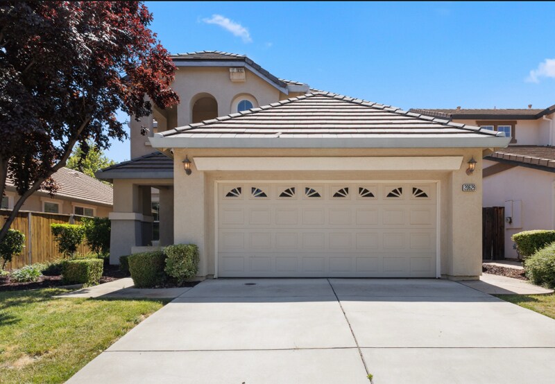 20629 Sarazen Pl in Patterson, CA - Foto de edificio