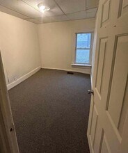 908 Schuyler St in Utica, NY - Building Photo - Building Photo