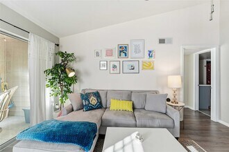 3231 Allen Pkwy, Unit 3301 in Houston, TX - Building Photo - Building Photo