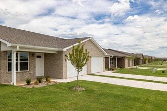 Mason Valley Townhomes in Bentonville, AR - Foto de edificio - Building Photo