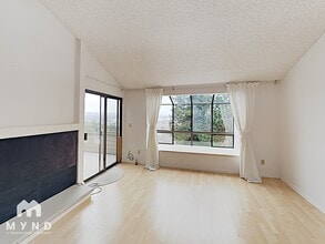 15278 Sunwood Blvd in Tukwila, WA - Building Photo - Building Photo