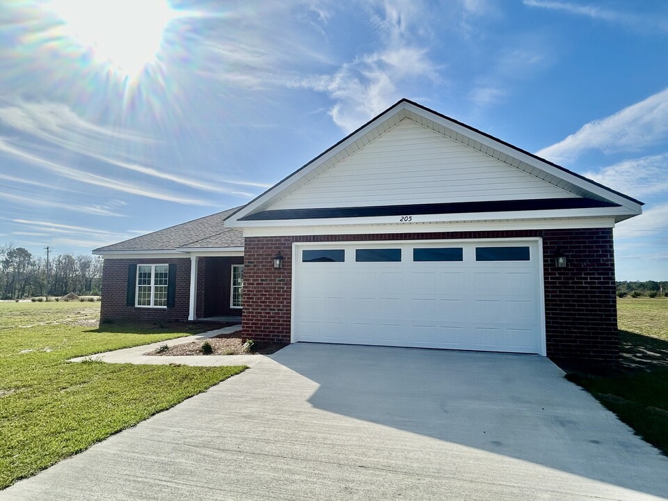 205 Portland Pl in Statesboro, GA - Building Photo