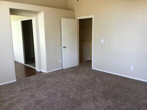 818 Sandhill Sage St in Henderson, NV - Building Photo - Building Photo