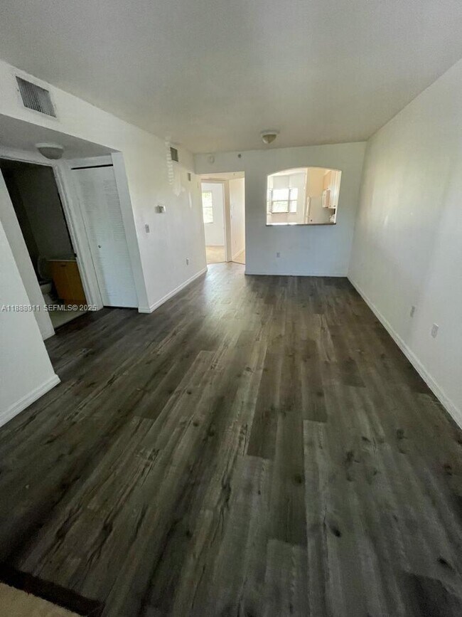 22701 SW 88th Pl in Cutler Bay, FL - Foto de edificio - Building Photo