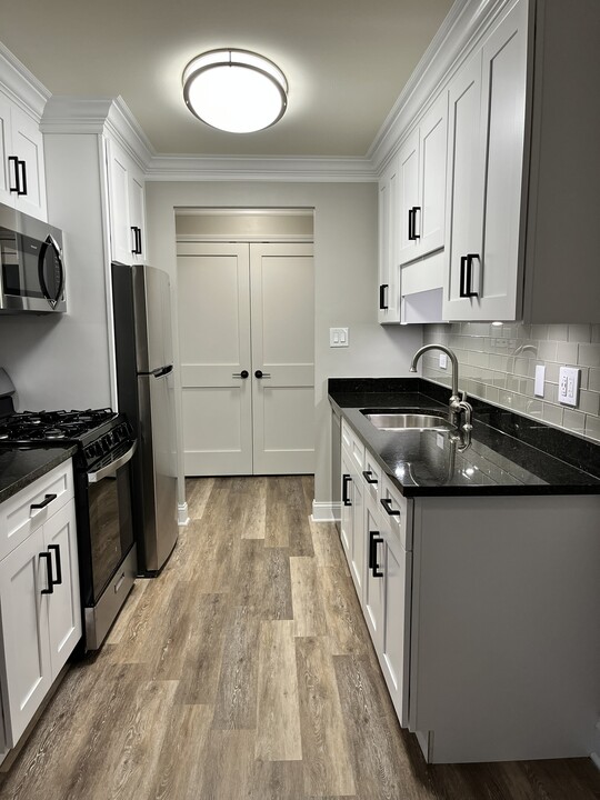 4939 Puffer Rd in Downers Grove, IL - Building Photo