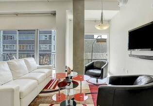 800 Brazos St in Austin, TX - Building Photo - Building Photo