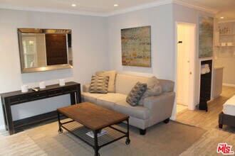 900 N Gardner St in West Hollywood, CA - Building Photo - Building Photo