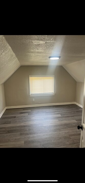 126 W Center St in Milwaukee, WI - Building Photo