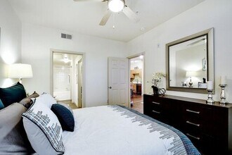 12430 Metric Blvd, Unit 9205 in Austin, TX - Foto de edificio - Building Photo