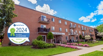 Wynbrook & Mayfair in Stratford, ON - Building Photo