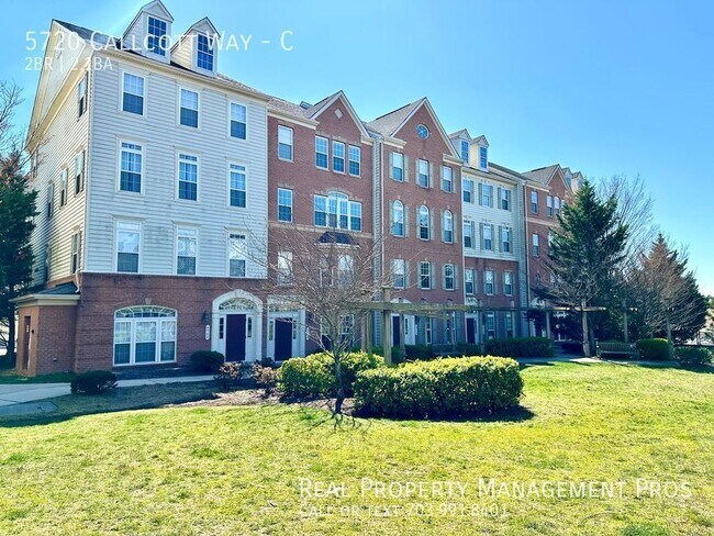 5720 Callcott Way in Alexandria, VA - Building Photo - Building Photo
