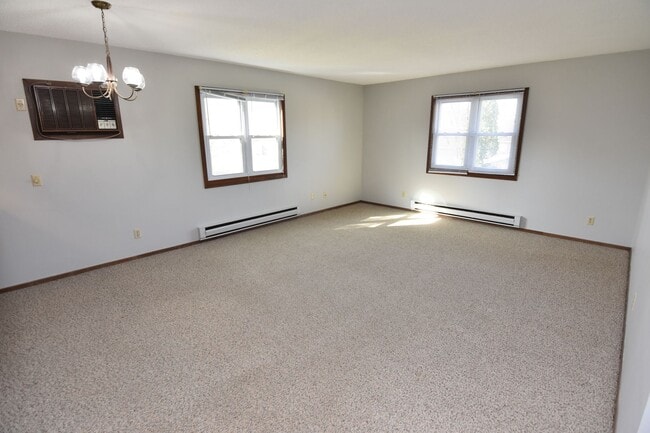 1049-1051 Terrace Dr in Onalaska, WI - Building Photo - Building Photo