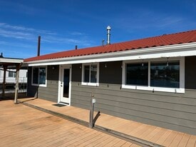 1879 N Jantzen Ave in Portland, OR - Building Photo