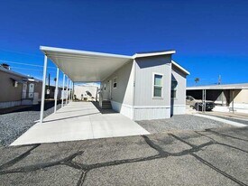 16005 N 32nd St in Phoenix, AZ - Building Photo