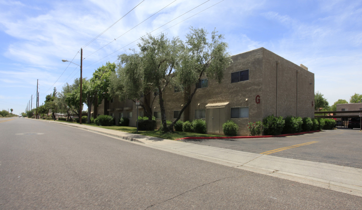 Por Spengler Condominiums in Phoenix, AZ - Building Photo