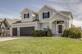 14017 Haskins St in Overland Park, KS - Building Photo - Building Photo