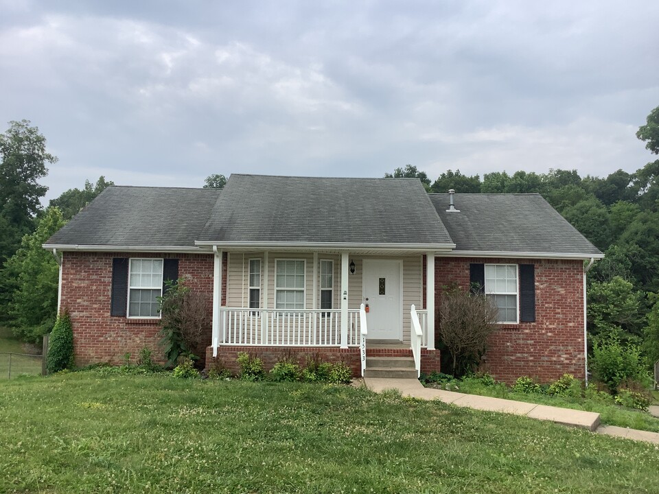 1533 Cedar Springs Cir in Clarksville, TN - Building Photo