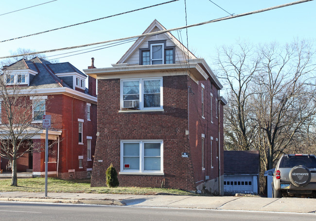 2265 Harrison Ave in Cincinnati, OH - Building Photo - Building Photo