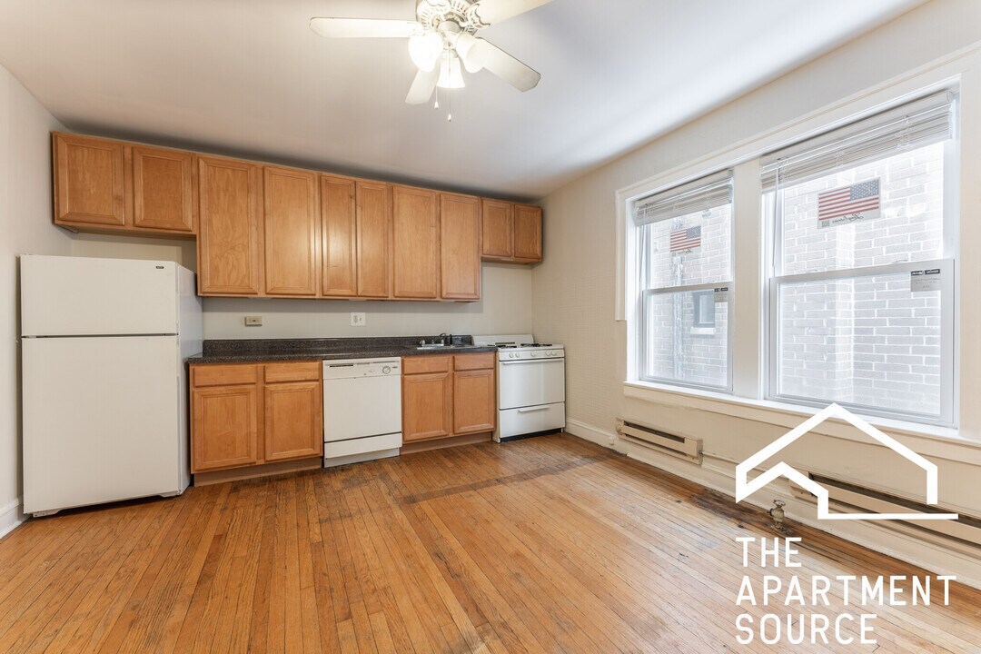 2129 N Dayton St, Unit 104 in Chicago, IL - Foto de edificio