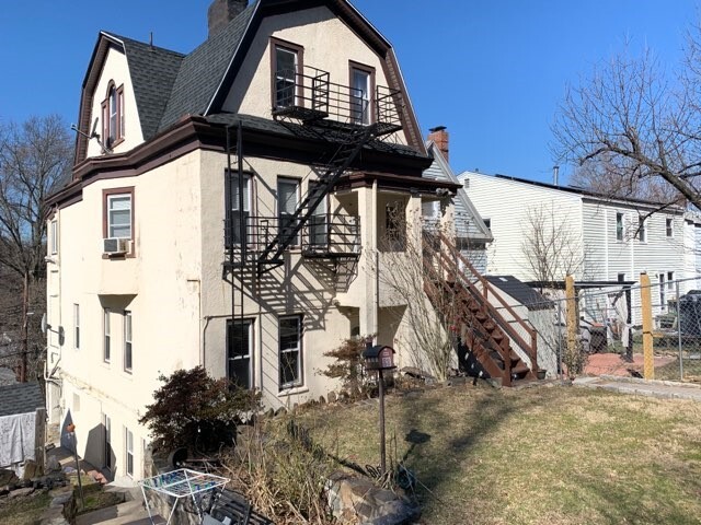 54 Sedgwick Ave in Yonkers, NY - Building Photo