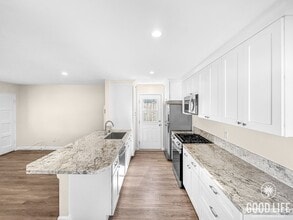 5110 Savannah St in San Diego, CA - Building Photo - Building Photo