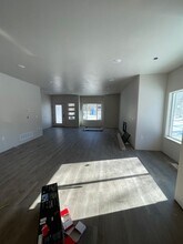 7404 N Paw St in Wasilla, AK - Building Photo - Building Photo