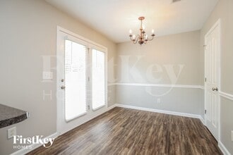 1044 Lakewalk Dr in Nashville, TN - Foto de edificio - Building Photo