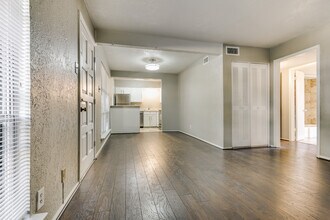 4114 Avondale Ave, Unit 2 in Dallas, TX - Building Photo - Building Photo