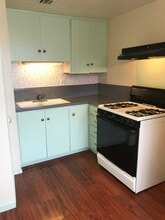 1327 Tapia Blvd SW in Albuquerque, NM - Building Photo - Building Photo