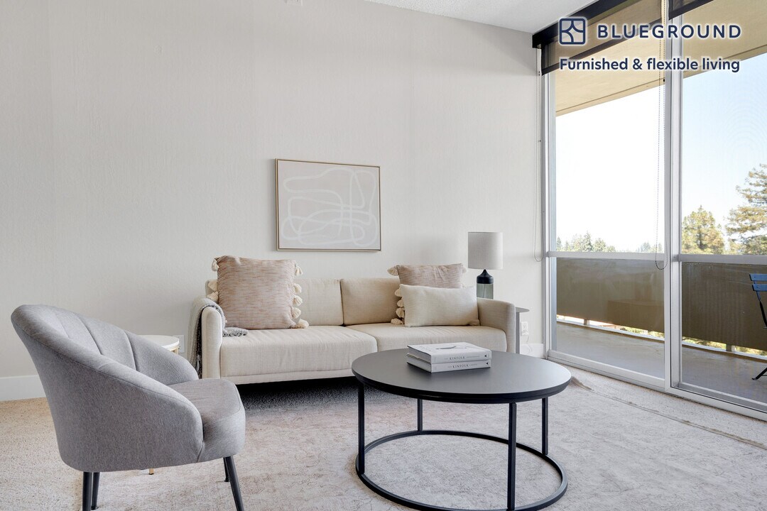 501 Forest Ave in Palo Alto, CA - Building Photo